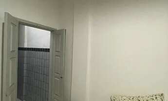 Imagem 5: Casa em frente à praça camerindo