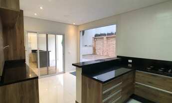 Imagem 6: Casa de condomínio para aluguel tem 400 metros quadrados com 4 quartos