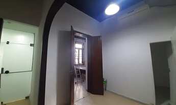 Imagem 4: ALUGO CASA COMERCIAL TRIPLEX 8 salas AR SPLIT PINTADA perto do metrô em Laranjeiras