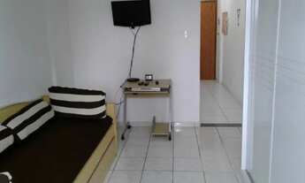 Imagem 5: Sala Living mobiliada em frente praça Sesc Santos