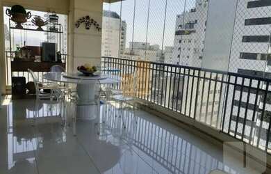 Imagem 2: Apartamento com varanda integrada às salas, rua arborizada, aréa nobre da Santa Cecília