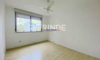 Imagem 3: Ótimo apartamento de 02 dormitórios, área de serviço com banheiro auxiliar e 01 vaga de ga