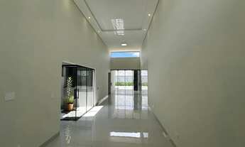 Imagem 4: Casa Moderna com Pé Direito Alto e Amplo Espaço nos Fundos- Direto com Proprietário!