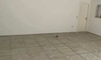 Imagem 4: Residência Exclusiva com Luxuoso Jardim e Ampla Área de Entretenimento no Condomínio Ibiti