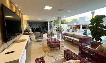 Imagem 5: Casa de Alto Padrão com 3 Suítes e Piscina Aquecida em São Francisco