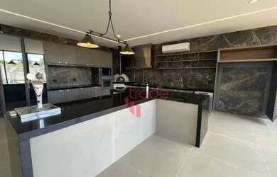 Imagem 7: Casa de Alto padrão em Condomínio Fechado à Venda de 06 Quartos no Bairro Condomínio Vila