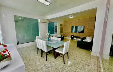 Imagem: Venda/ Casa/ Casa / 3 pavimentos/ 413 m2