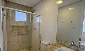 Imagem 3: Venda de Casa de Luxo em Vilas do Atlântico: 4 Quartos, 4 Suítes, 6 Banheiros, 2 Vagas de