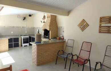 Imagem 5: Casa térrea com 6 cômodos e três banheiros em Ubarana-SP