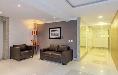 Imagem 7: Apartamento de 1 dormitório, andar alto, sol leste e 1 vaga de garagem