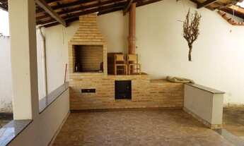 Imagem 2: Casa com 3 Quartos e 2 banheiros à Venda em Curvelo