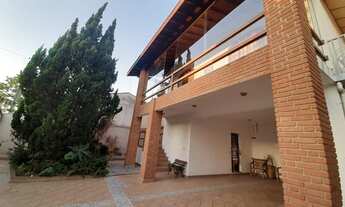 Imagem 2: Casa para Venda em Taubaté, Campos Elíseos, 4 dormitórios, 2 suítes, 4 banheiros, 5 vagas