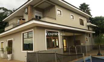 Imagem: Casa com 3 Suítes e piscina aquecida à