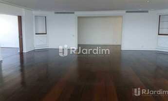 Imagem 3: Praia. Lazer e segurança. Apartamento com 5 quartos (suítes) e 3 vagas de garagem, venda o