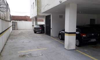 Imagem: Apartamento com móveis essenciais, do