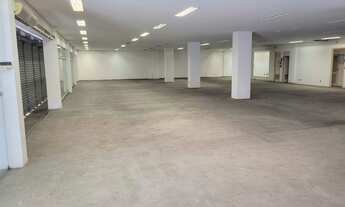 Imagem 6: Prédio/Edifício inteiro para aluguel e/ou venda possui 1800 metros quadrados na rua da con