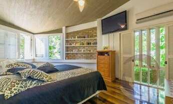 Imagem 2: Casa para Venda em Florianópolis, Centro, 5 dormitórios, 3 suítes, 4 banheiros, 4 vagas