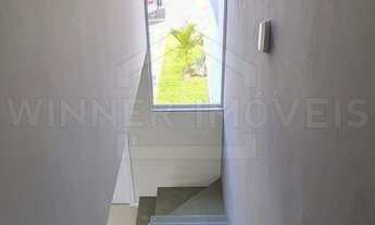 Imagem 6: Sobrado com Acabamento Impecável em São José-SC