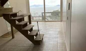 Imagem 3: Sobrado triplex com vista mar no bairro agronômica em florianópolis