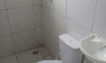 Imagem 5: A casa é pequena só para casal fica na rua asfaltada