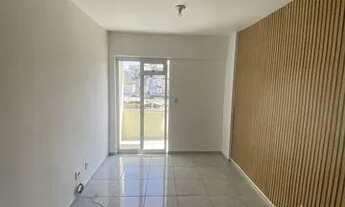 Imagem 6: VENDE APTO 2 QTS COM VARANDA E GARAGEM IMPECÁVEL PRÓXIMO AO CENTRO