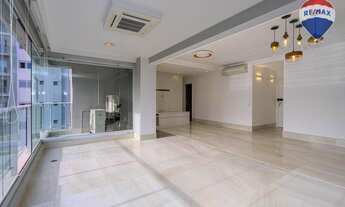 Imagem 6: Apartamento com varanda gourmet e churrasqueira integrada ao living de 134 m², com duas va