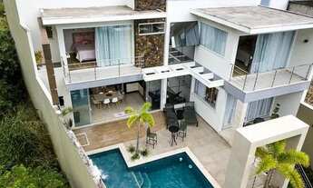 Imagem 5: Refúgio dos sonhos em Angra dos Reis, onde a beleza do litoral encontra a perfeição arquit