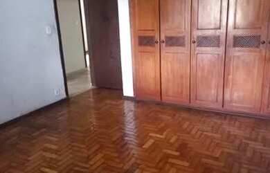 Imagem 6: Casa de três quartos, Sala, Cozinha ampla, garagem e quintal