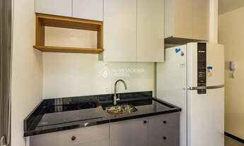 Imagem 7: Loft totalmente mobiliado em frente à Redenção