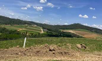 Imagem: He Sua casa de campo num terreno bacana!