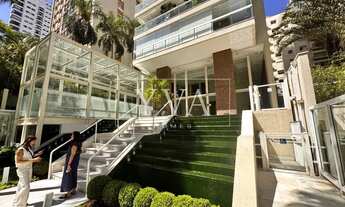 Imagem 3: Apartamento em prédio sofisticado com 254 m² e mobiliado com 4 suítes à venda/locação no b