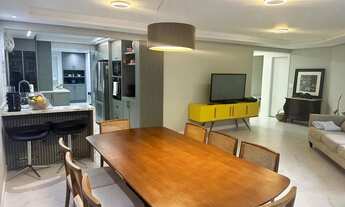 Imagem 2: Imóvel para venda possui 197 metros quadrados com 4 quartos em Batel - Curitiba - PR