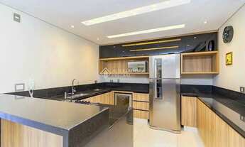 Imagem 5: Casa em condomínio com 3 suítes e 4 vagas no Bairro Alto