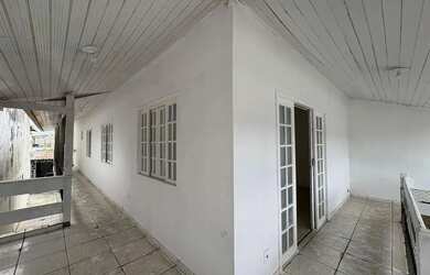 Imagem 2: Imóvel para venda com 250 metros quadrados com 4 quartos em Parque Burle - Cabo Frio - RJ