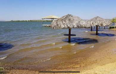Imagem: Vendo Lote em Chácara com área construída