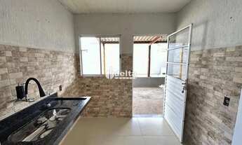 Imagem 5: Casa com 2 quartos disponível para locação no bairro Residencial Pequis em Uberlândia-MG
