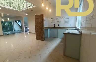 Imagem 7: Casa com 4 Quartos e 3 banheiros à Venda, 366 m² por R$ 1.500.000