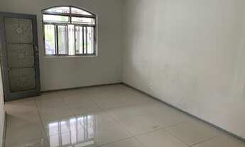 Imagem 2: Aluga-se casa na rua principal do Bairro de Lourdes