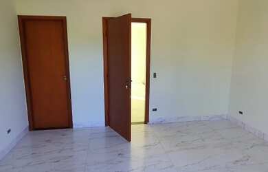 Imagem 4: Sobrado Novo com Piscina e 130 m² Área Construída