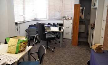 Imagem 3: Lindo, Mobiliado, em frente ao Shopping Ibirapuera ao lado do metrô. Escritório 40ms2- gar