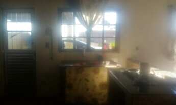 Imagem 2: Vende se casa ? ou troca