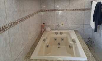 Imagem 7: Sobrado para venda tem 260 metros quadrados - Londrina - PR