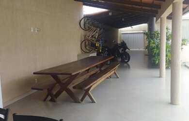 Imagem 6: Casa em via pública