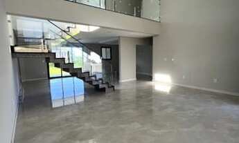 Imagem 4: Casa alto padrão em condomínio fechado com piscina e toda infraestrutura