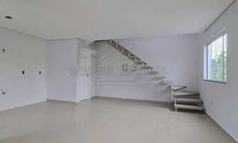 Imagem 2: Sobrado com 2 Suítes em Amplo Terreno de Esquina