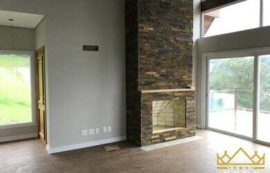 Imagem 3: Casa Alto Padrão para Venda em Gramado, Bavária, 4 dormitórios, 4 suítes, 5 banheiros, 2 v