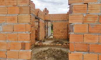 Imagem 2: Vendo terreno com casa em construção