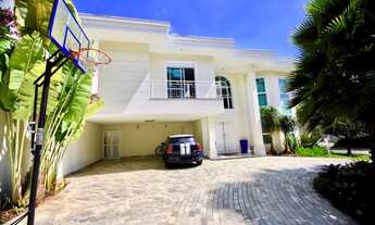 Imagem: Lindíssima casa no condomínio São Paulo