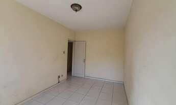 Imagem 3: Vende-se apartamento 2 dormitórios, no primeiro andar, de frente com 1 vaga de garagem