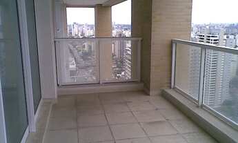 Imagem: Altíssimo padrão com pé direito duplo